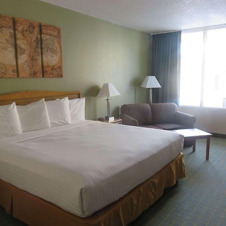 Baymont By Wyndham Fargo Hotel Екстериор снимка