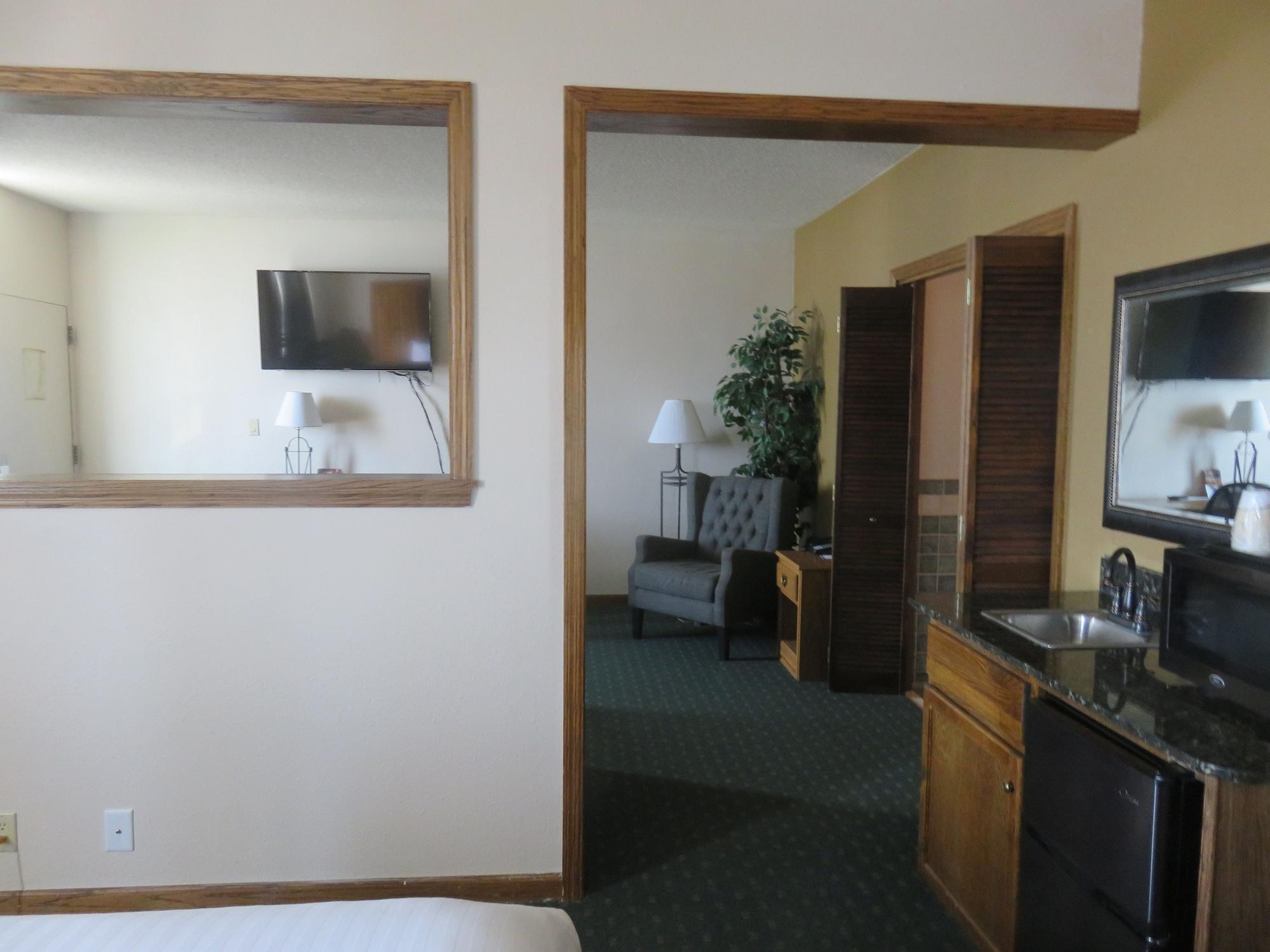 Baymont By Wyndham Fargo Hotel Екстериор снимка