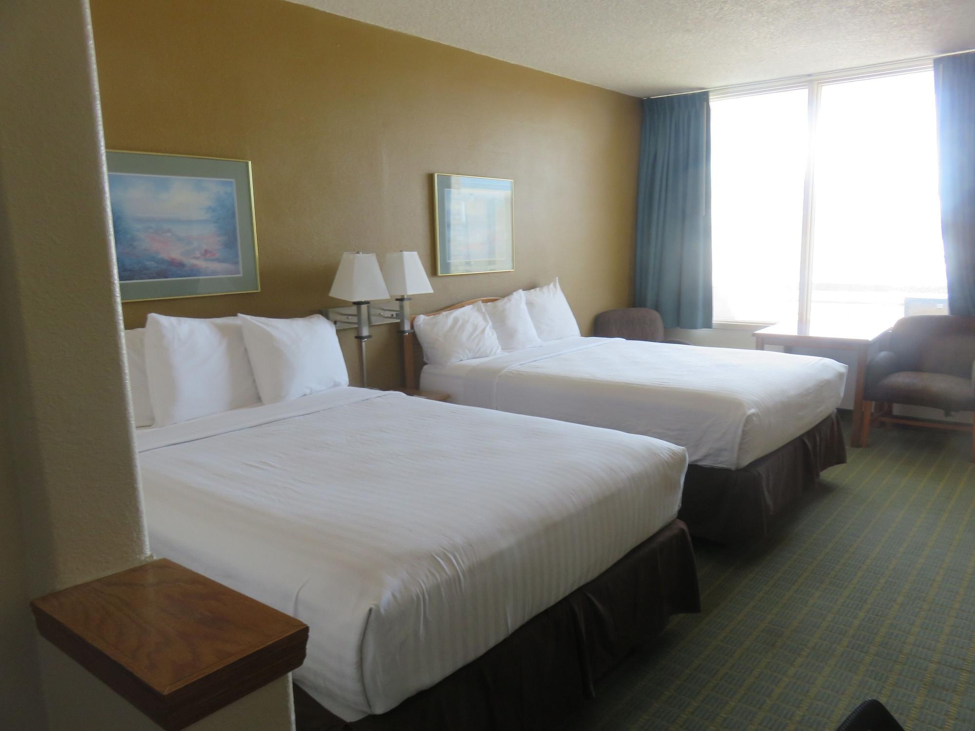 Baymont By Wyndham Fargo Hotel Екстериор снимка