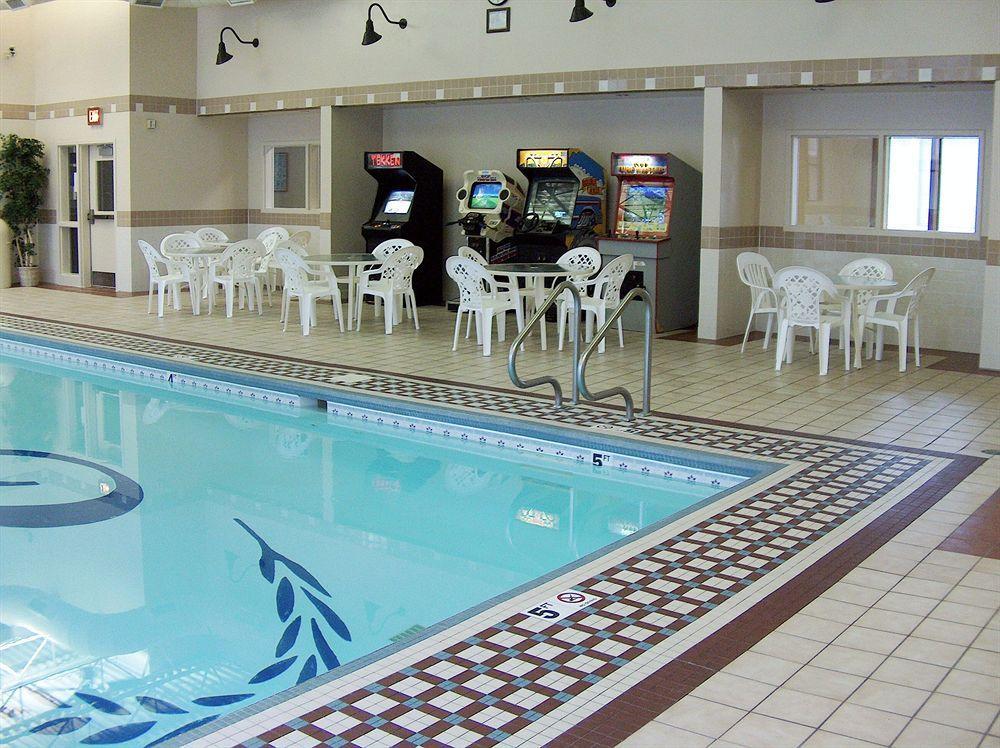Baymont By Wyndham Fargo Hotel Екстериор снимка