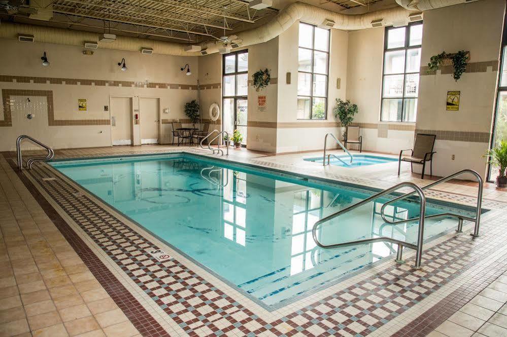 Baymont By Wyndham Fargo Hotel Екстериор снимка